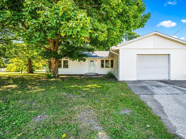 405 N Walnut St, Onarga, IL 60955