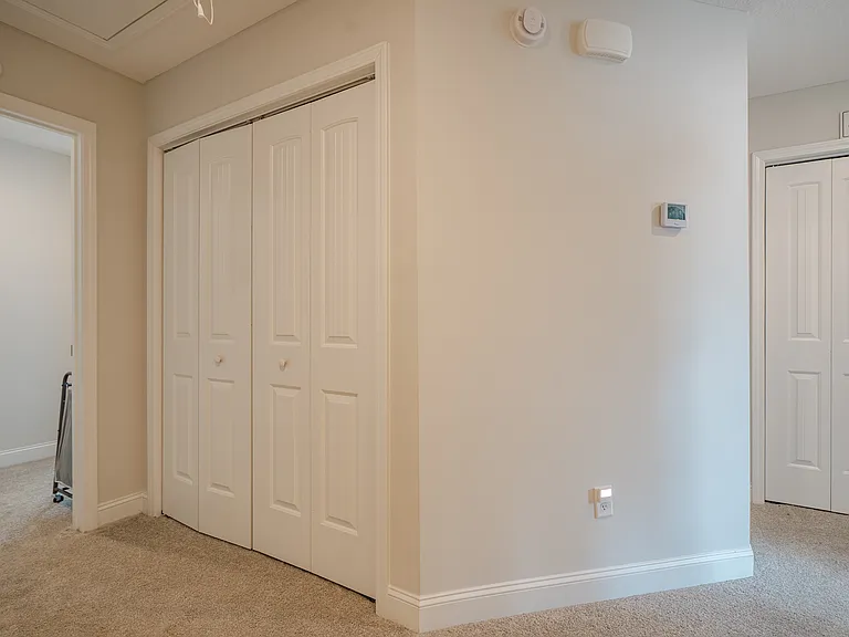 890 Grayson Ave — Photo 18
