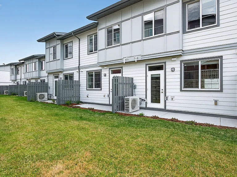 4025 Gellatly Rd S — Photo 11