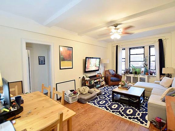 3rd image of 106 W 69th St APT 7D