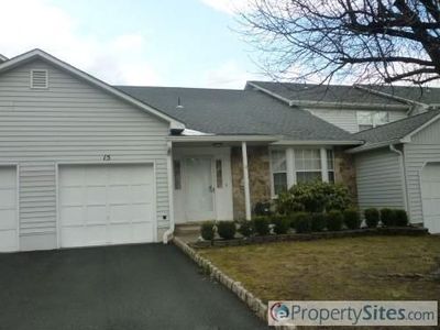 15 Coachlight Dr, Chatham, NJ, 07928