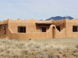 154 W Romero Rd, Ranchos De Taos, NM 87557