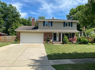 7469 Stonybrook Dr, Middleburg Heights, OH 44130