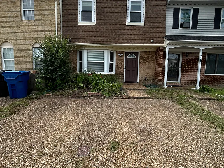 717 Westminster Ln — Photo 38
