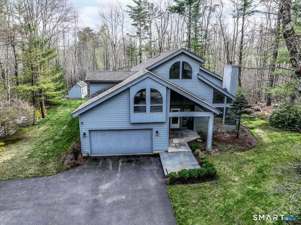 17 Dresden Court West, Goshen, CT 06756