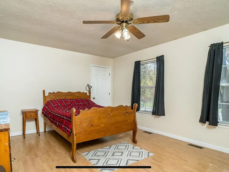 689 Stonewall Dr — Photo 6