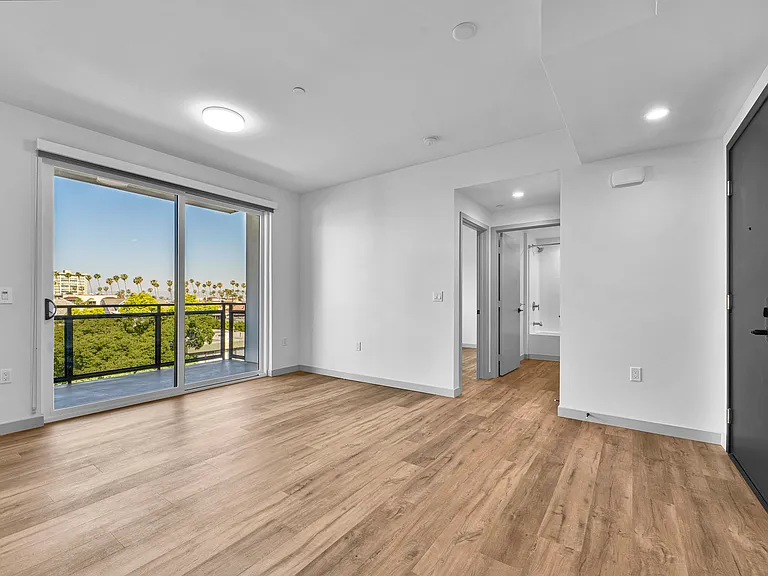 1240 Magnolia Ave #202 — Photo 11