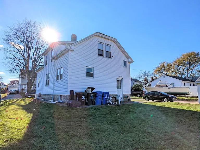 220 Norton St — Photo 21