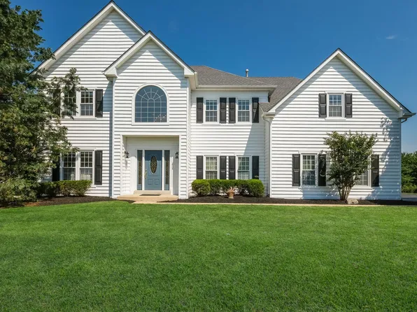 16 Bittersweet Dr, Doylestown, PA 18901