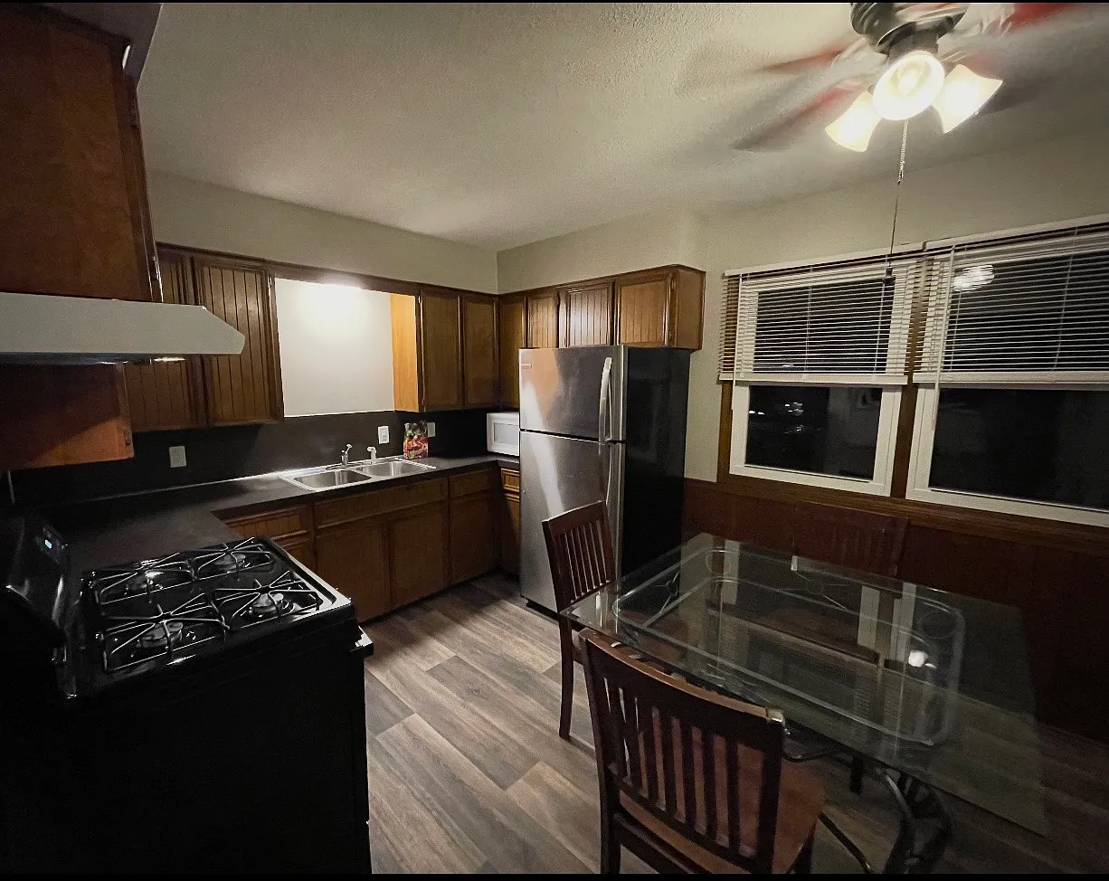 2 bed, 1278 sqft, $1,796 — Photo 3