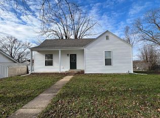 402 Garfield St, Willow Springs, MO 65793