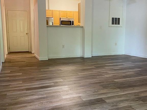 4th image of 706 River Rock Way