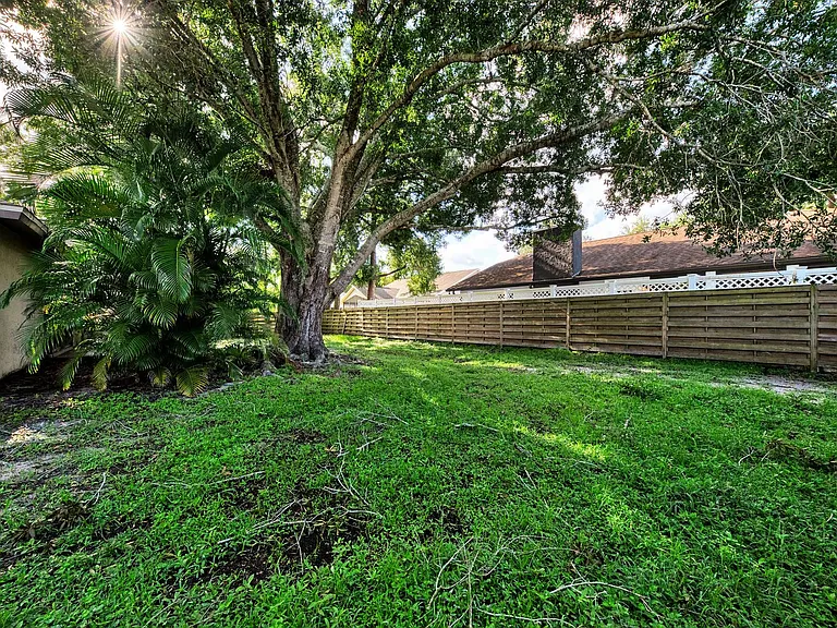 3026 Grafton St — Photo 39