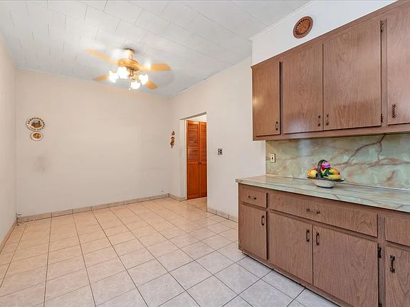 5th image of 4116 25th Ave