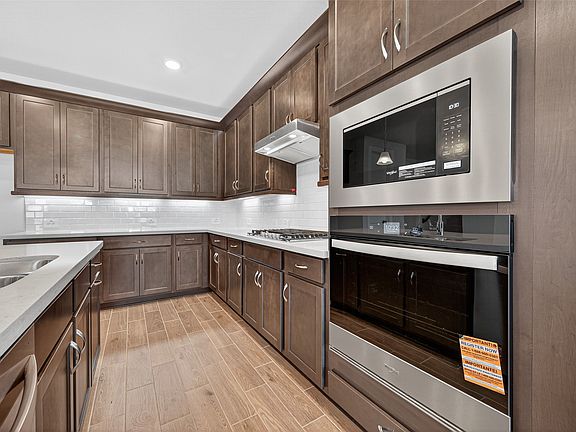 2nd image of 24114 Blooming Daisy Cir #24114