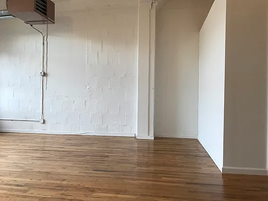 Rented by EXR | media 7