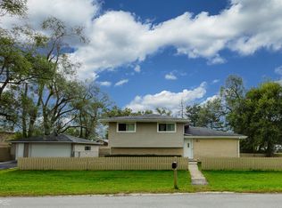 10601 S 80th Ct, Palos Hills, IL 60465