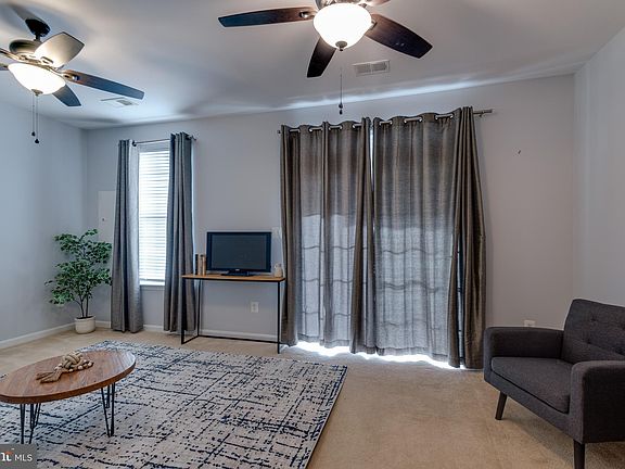 3rd image of 43621 Marguerite St