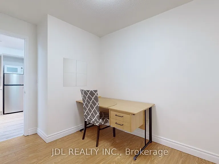 111 Elizabeth St #1037 — Photo 20