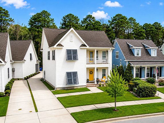 4th image of 1694 Sparkleberry Ln
