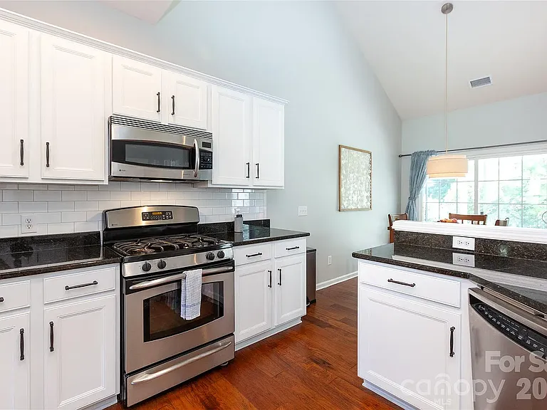 2304 Coltsgate Rd — Photo 7
