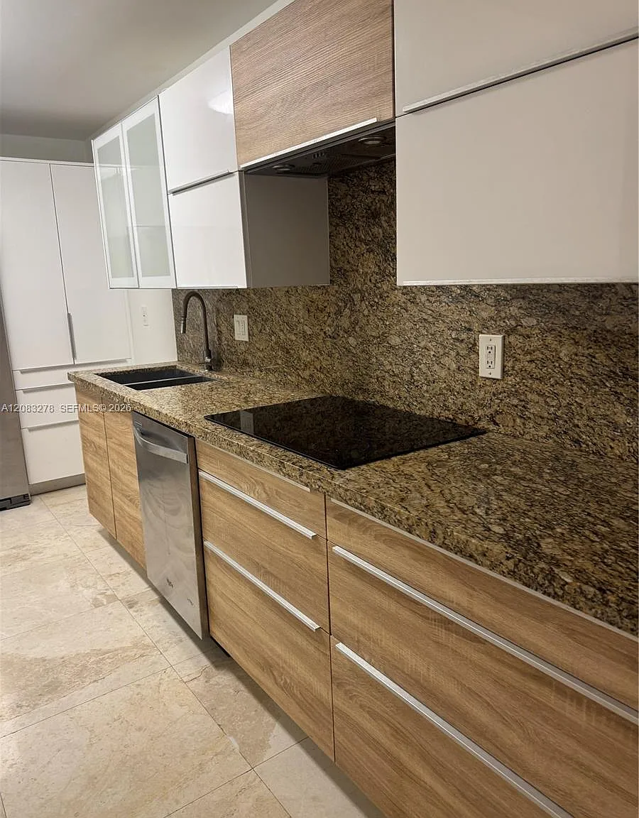 Olympus Condo Phase — Photo 4