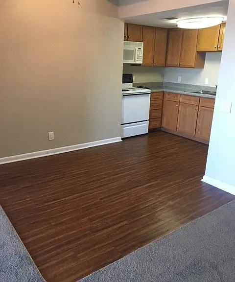 Anchorage Apartments — Photo 7
