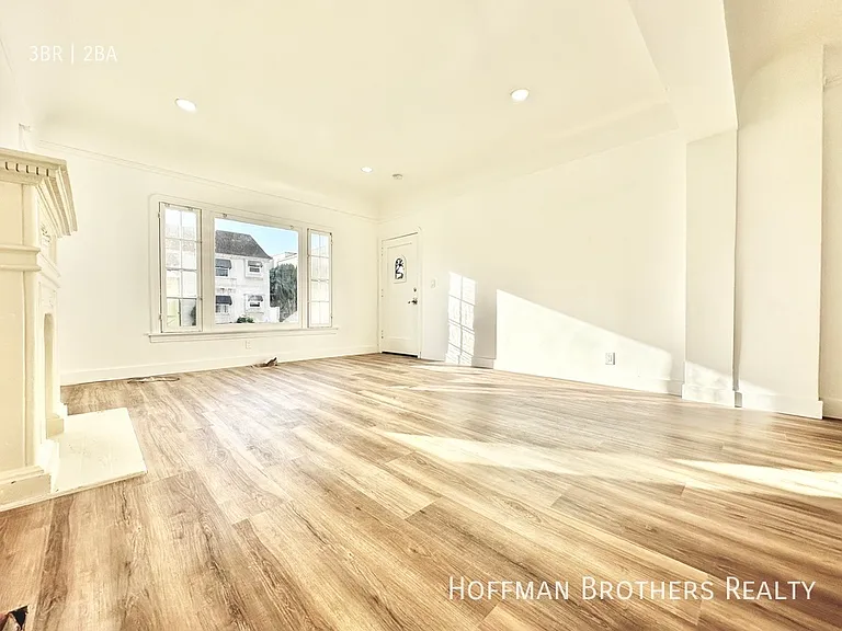 330 N Spaulding Ave — Photo 7