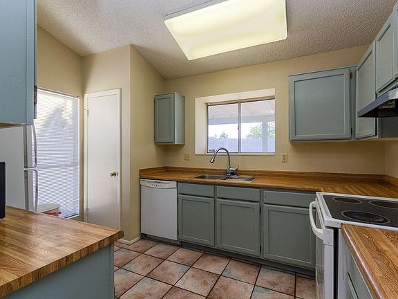 5th image of 8903 W Carol Ave