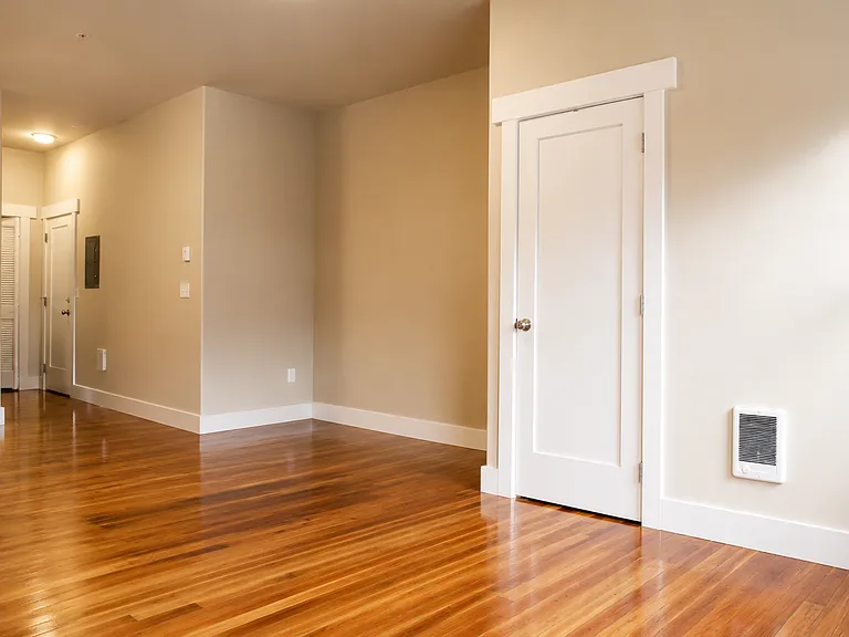 815 Washington St — Photo 5