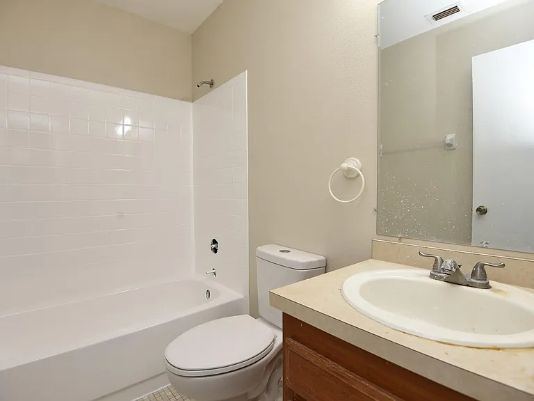 5462 Bracken Ct — Photo 10