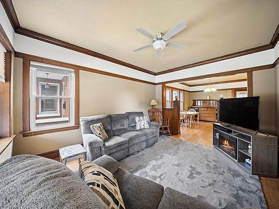 4th image of 1906 S 58th Ave