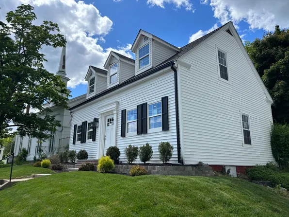 2 Mechanic St, Merrimac, MA 01860