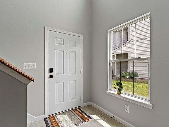 5th image of 11929 Titania Cir