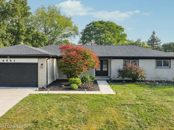 4881 Faircourt Dr, West Bloomfield, MI 48322