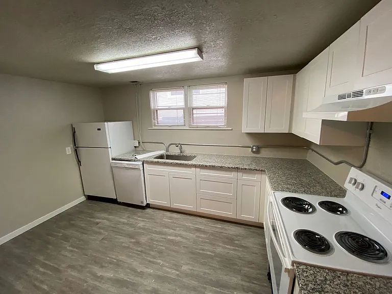 619 S Grant Ave — Photo 1