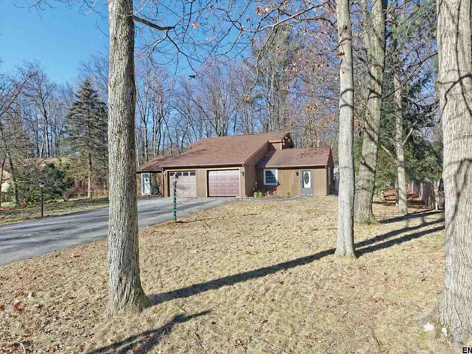 1st image of 6 Glenbrook Dr