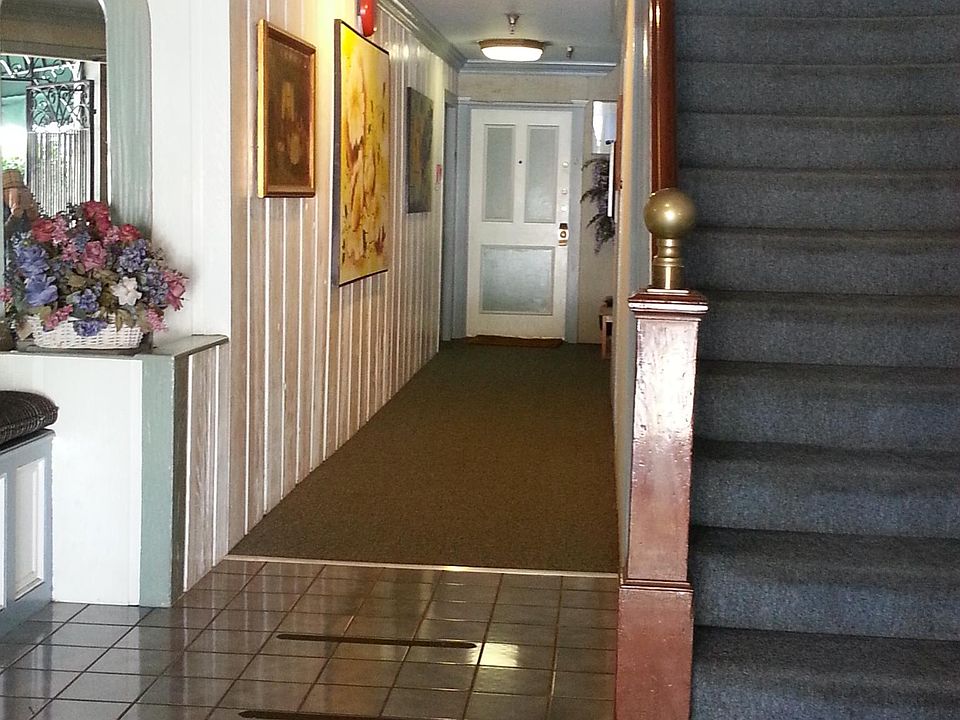 2nd image of 1609 Franklin St #16