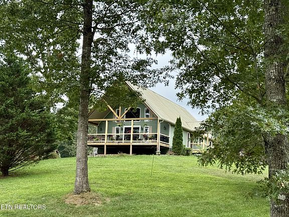 5th image of 930 Spruce Creek Dr