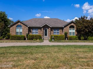 650 Foxmoore Dr, Taylorsville, KY 40071