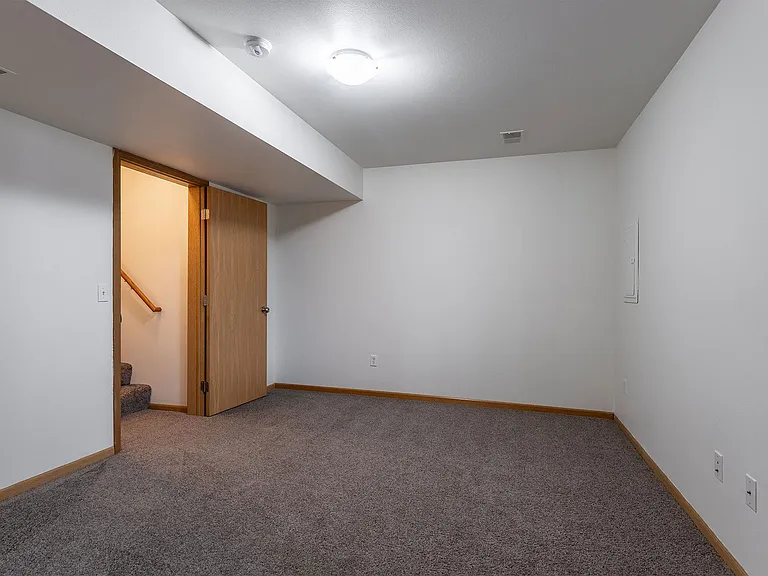 Pinefield Condominiums — Photo 12