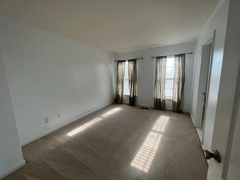 803 Carnaby St — Photo 12