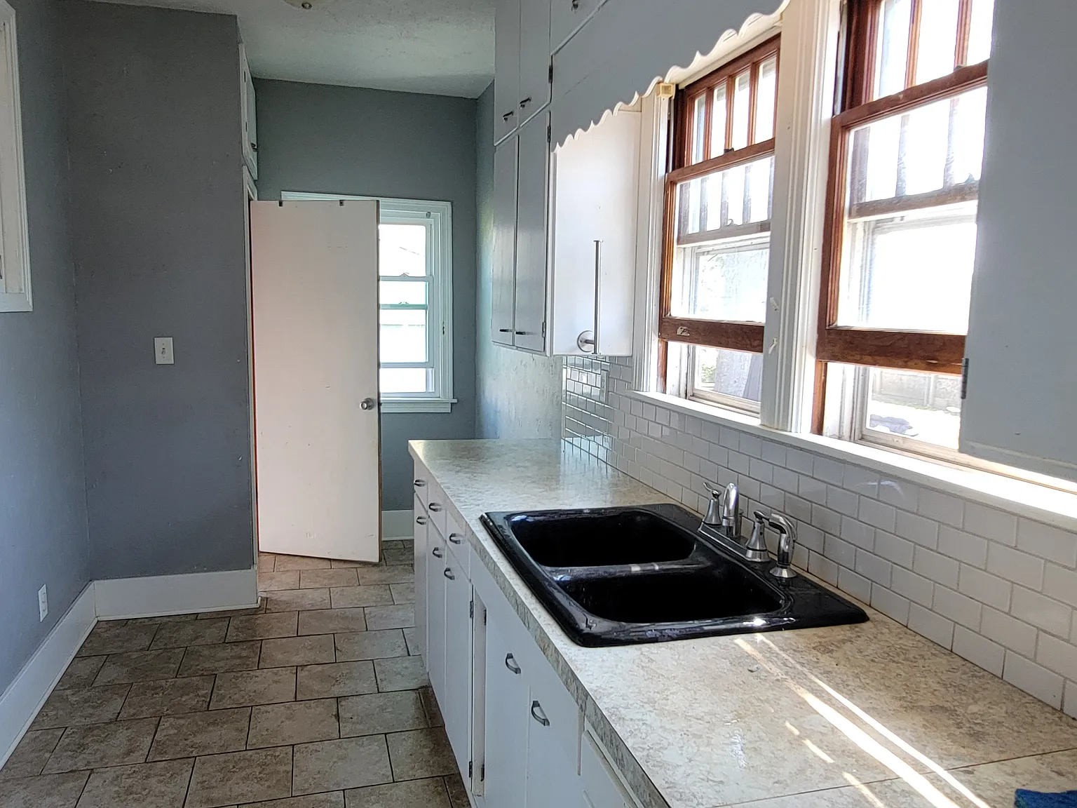 2 bed, 968 sqft, $1,100 — Photo 3