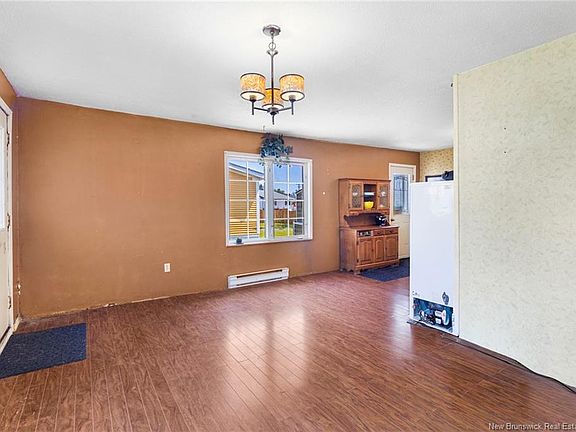 5th image of 36 Queen St