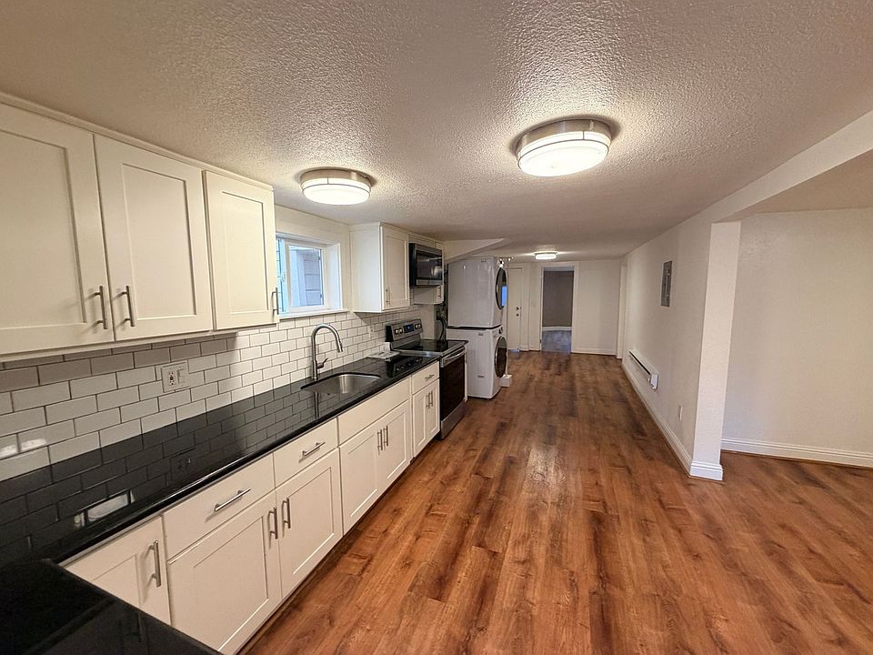 1st image of 1224-1226 Campbell St #1224