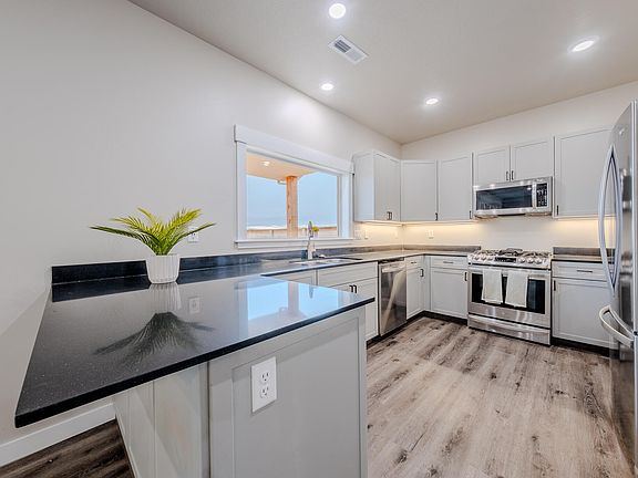 5th image of 1587 W Creekside Dr