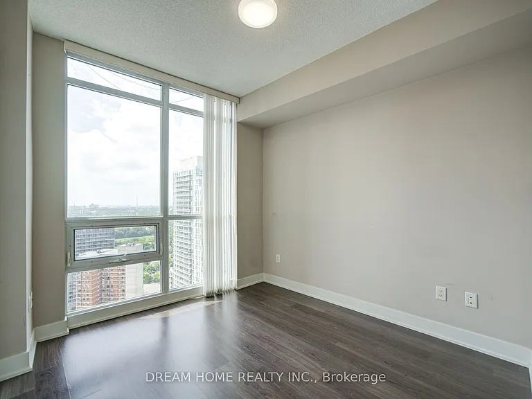 30 Roehampton Ave #2902 — Photo 24