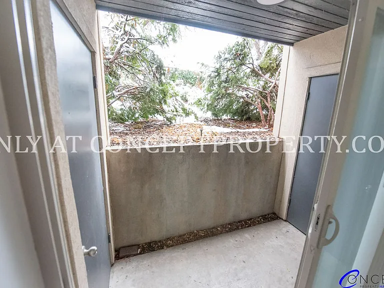 Foothill Terrace — Photo 292