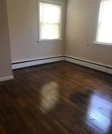 5th image of 525 Saint Anns Ave APT B