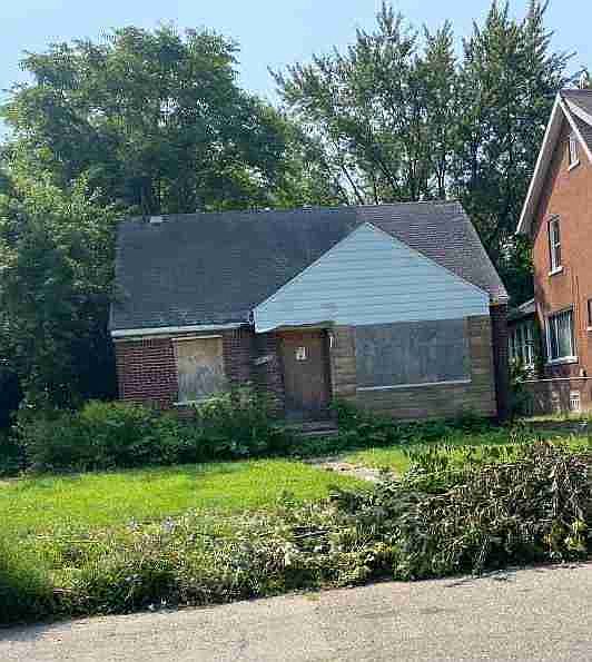 12064 Elmdale
